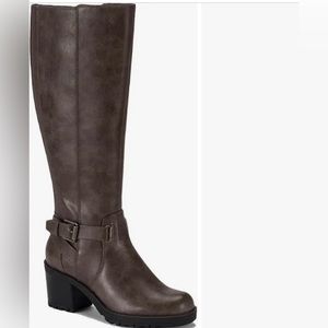 Great condition tall boot